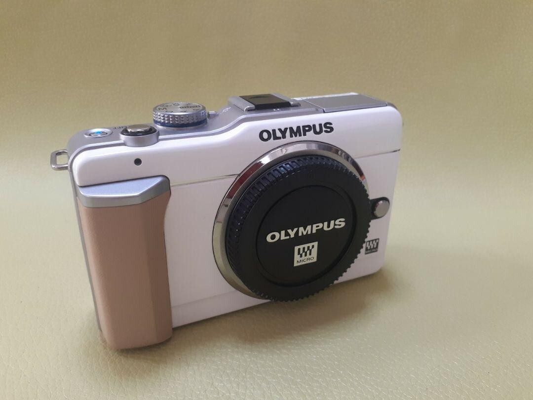 OLYMPUS PEN Lite E-PL1 White Double Zoom Kit Digital