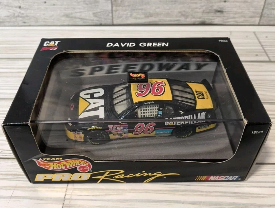 Coche Nascar Team Hot Wheels Pro Racing David Green CAT Foto 2 de 4