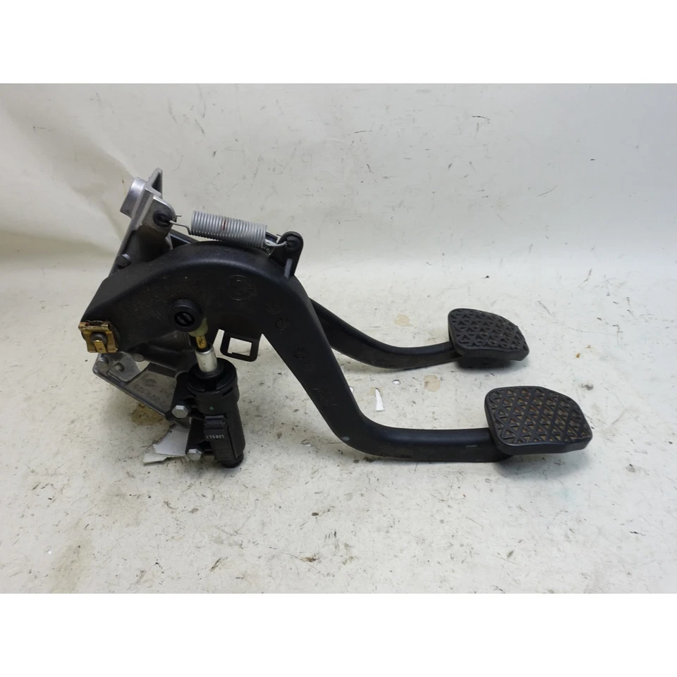 BMW E46 Complete Clutch Pedal Assembly Manual Swap 99-06 323i 325i 328i 330Ci M3 - Image 3 of 4