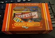 OO gauge HORNBY RAILWAYS R016 PERFECTION 7-PLANK WAGON WITH LOAD BOXED very good