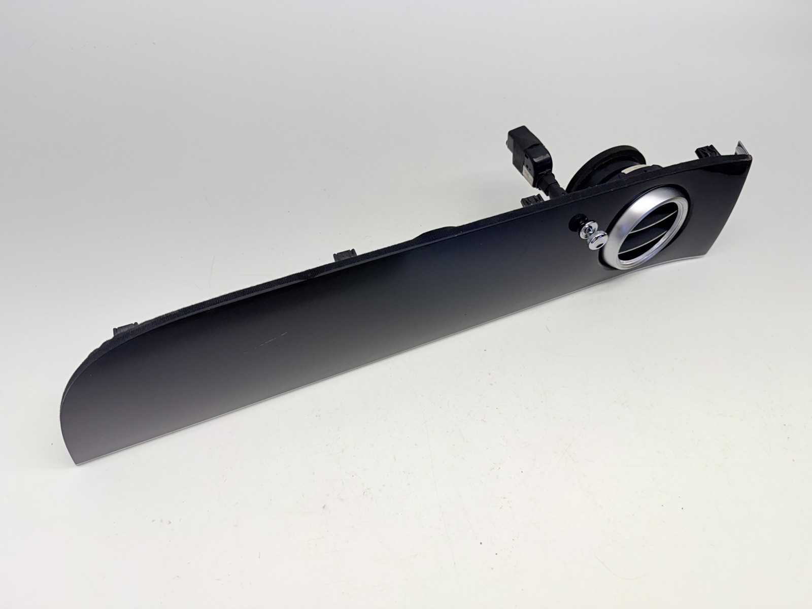 2016-2020 Bentley Bentayga Right Dash Air Vent Trim Bezel Molding 36B857060