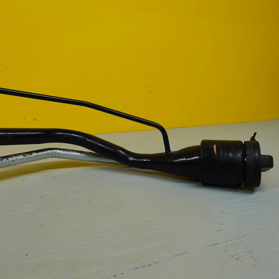 2015 - 2019 Lexus Rc350 pescoço de enchimento de combustível superior F modelo base esportiva - Imagem 2 de 4