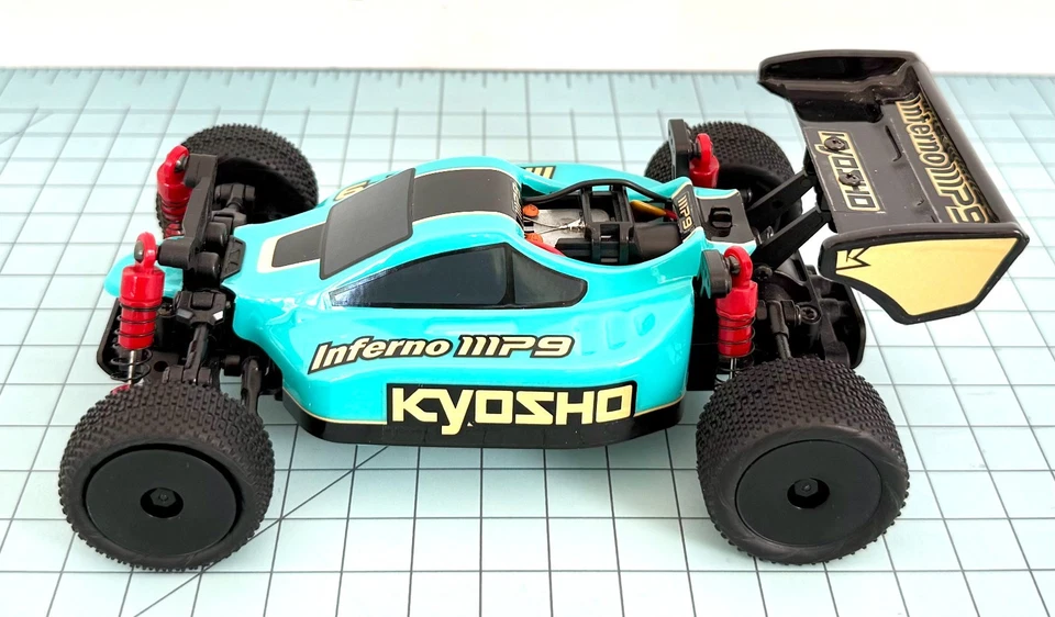 Kyosho Mini-Z Inferno MP9 TKI3 Buggy Emerald Green 32091EGBK + 2.4 GHz Radio - Image 4 of 4
