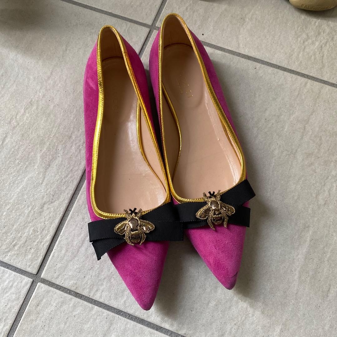 Rare GUCCI Bee Motif Pink Pumps 35 - Elegant Designer Heels
