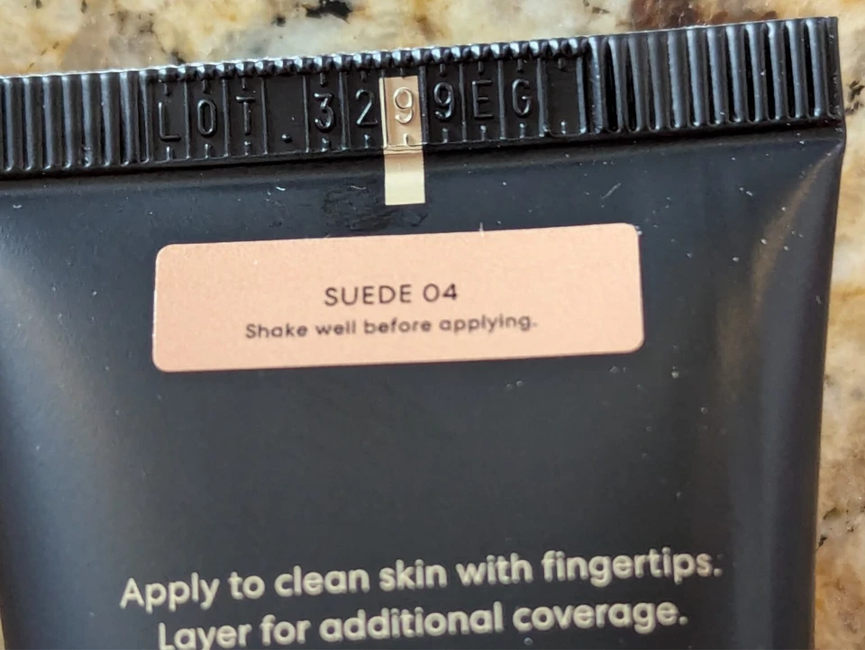 BareMinerals Complexion Rescue Mineral Sunscreen SPF30 04 Suede 1.18 oz exp:6/25 - Image 3 of 4