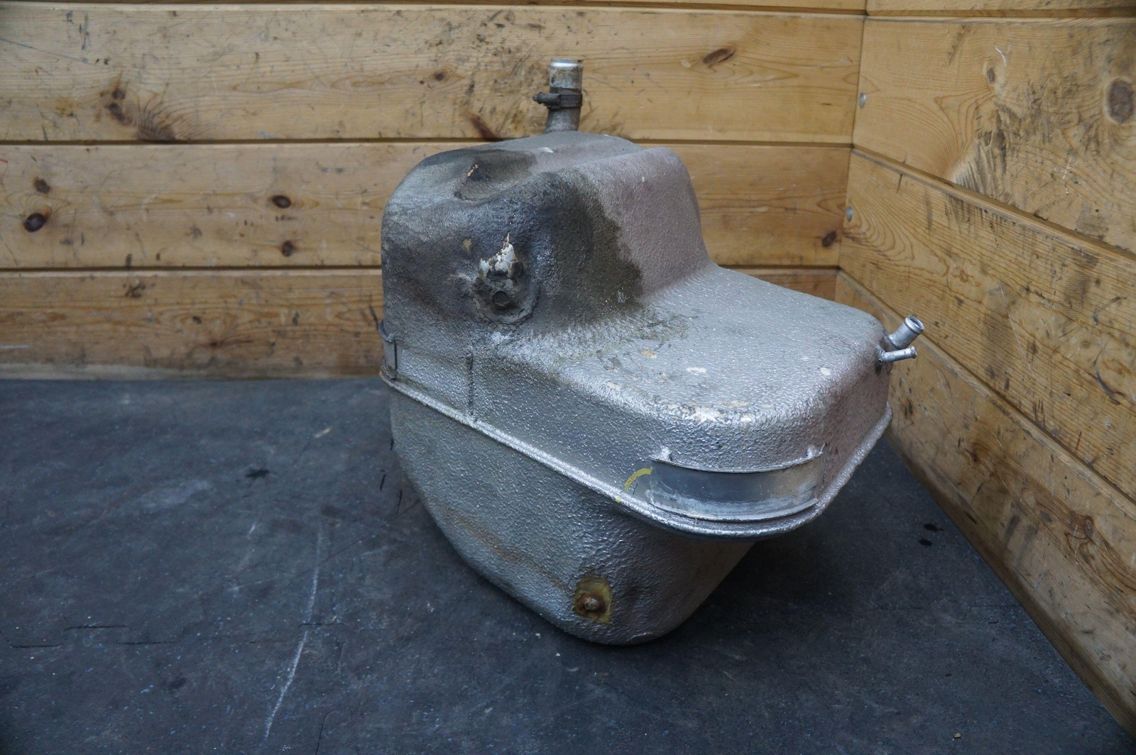 Right Side Gasoline Fuel Tank European Market 114605 OEM Ferrari 328 GTB GTS 308