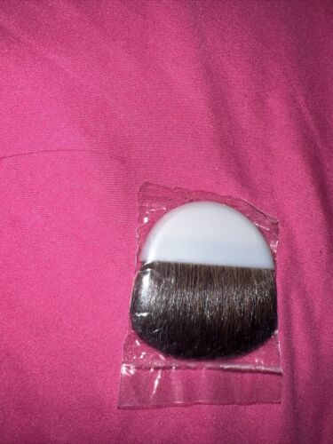 Mary Kay Signature ROUND POWDER BRUSH New & Sealed Discontinued - Picture 1 of 1