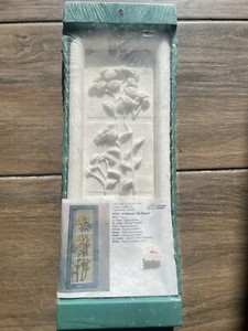 Creative Crafts Wildflower Tile Plaque