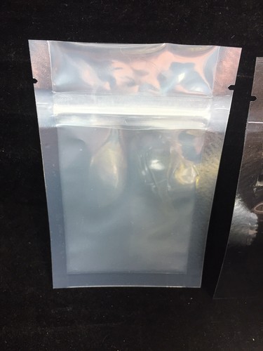 LOT OF 100 CLEAR/SILVER MYLAR ZIPPER RESEALABLE POUCHES 4 5/8" X 3" - Picture 2 of 4