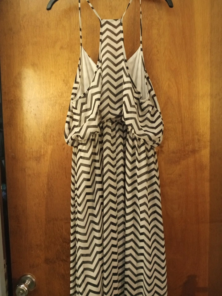  Maxi Vestido Negro Blanco Estampado Geométrico Talla Jr Grande Foto 2 de 3