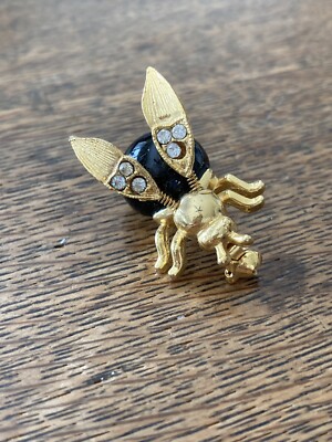 Bee Trembler Brooch Black Belly Spring Wings