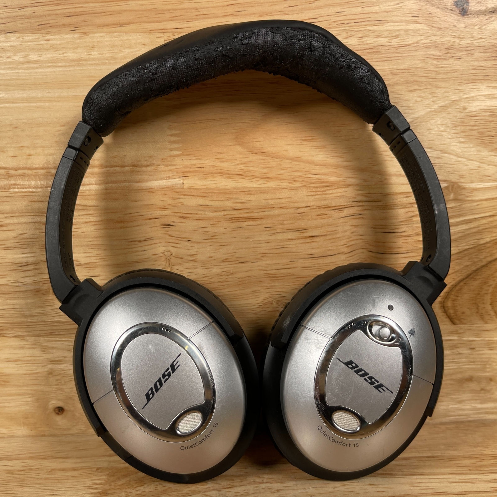 Bose QuietComfort 15 Silver/Black Acoustic Noise Cancelling Over-Ear Headphones-image