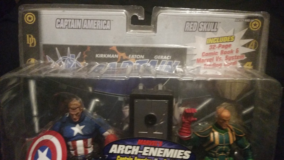 MARVEL LEGENDS FACE-OFF CAPTAIN AMERICA VS. RED SKULL VARIANT ARCH