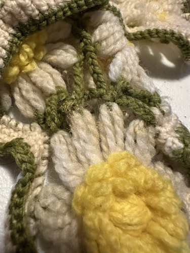 Daisy Chain Crochet 3D Knitted Afghan Throw Blanket Yellow Green 55x65 - Picture 9 of 13