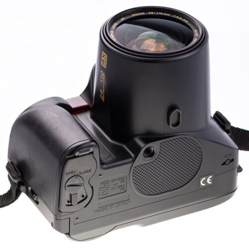 Olympus IS-100S 28-110mm / Analoge 35mm SLR Bridgekamera Getestet ( 1165 ) - Bild 2 von 7