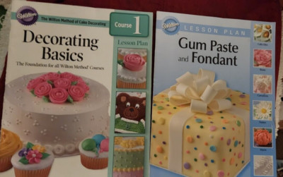 Decorating Basics: The foundation for all Wilton Method Course Books