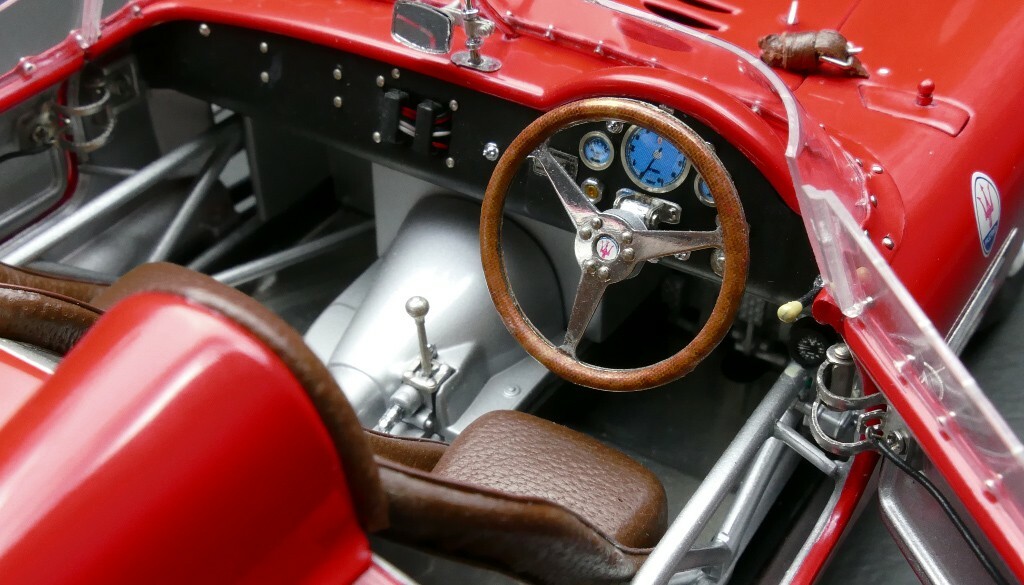 CMC 1:18 Maserati 300S 1956 Rouge - Réf M-105 - Modèle De Collection