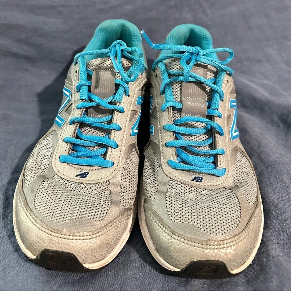 Zapatos para correr New Balance 1540 plateados Polaris para mujer talla 8,5 Foto 2 de 4