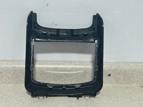 Chrysler 300 2015-2023 consola central portavasos bandeja para bebidas bisel moldura OEM - Imagen 2 de 4