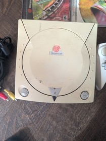 Sega Dreamcast Console System  White (HKT-3020) w/ 2 CONTROLLER & 9 GAMES BUNDLE