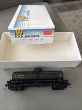 Walthers HO Scale Single Dome Tank Car Assembled UTLX With Box