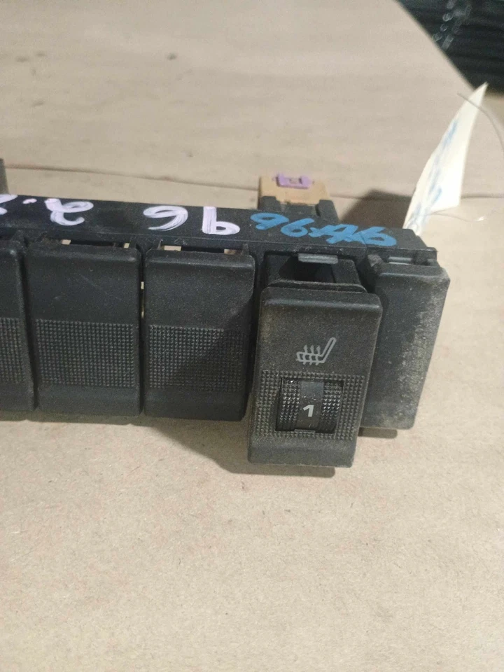 Interruptor de asiento Audi A6 1996 asientos térmicos peligro de descongelación interruptor de luz antiniebla fabricante original Foto 3 de 4