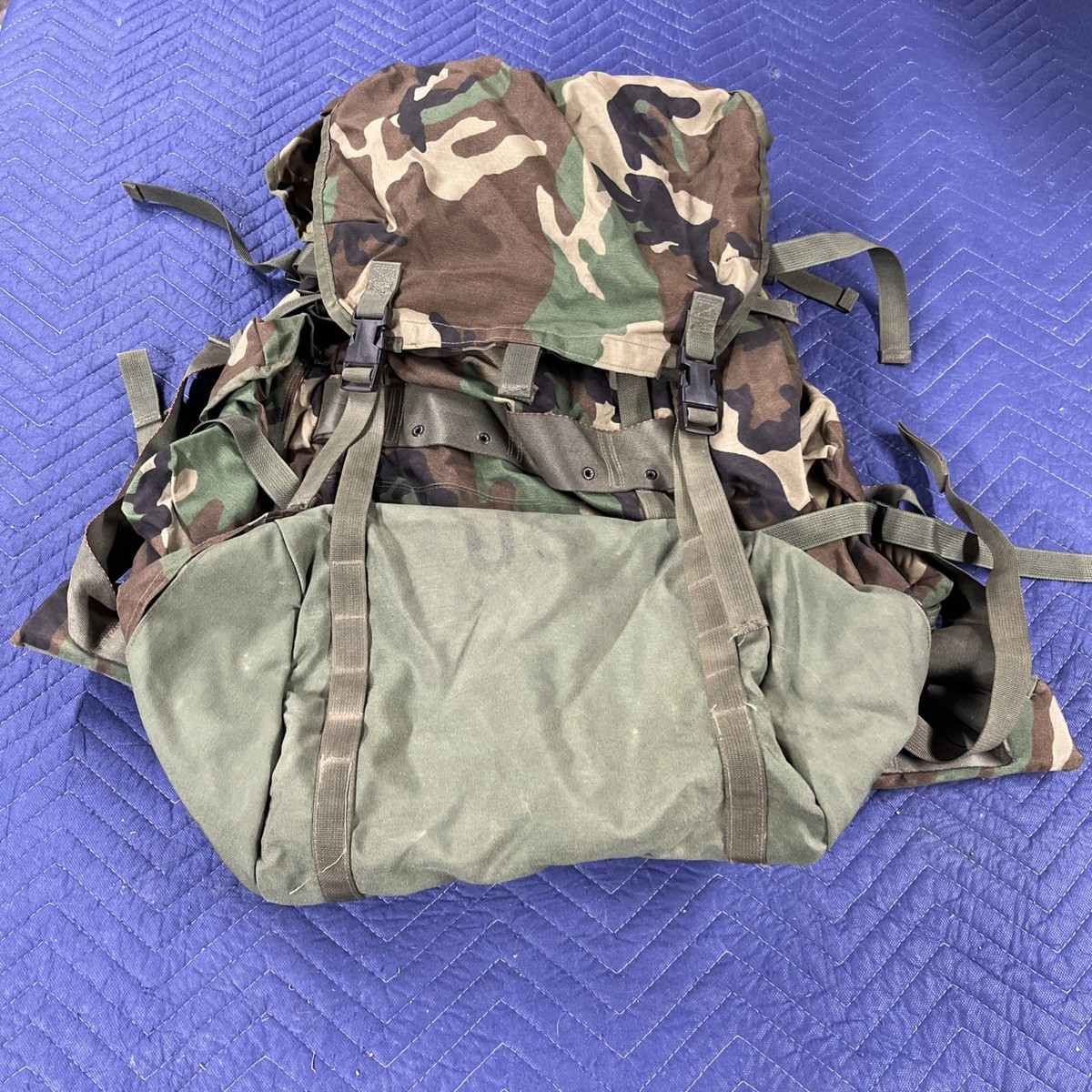 Military Field Pack Large, Internal Frame Woodland Camo with