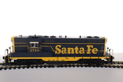 Walthers HO 920-49416 - Proto - EMD GP7 Diesel Locomotive ''Santa Fe'' #2769