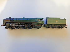 Hornby : Standard  4-6-2 Clan Class, 72000 'Clan Buchanan', DC Analogue 