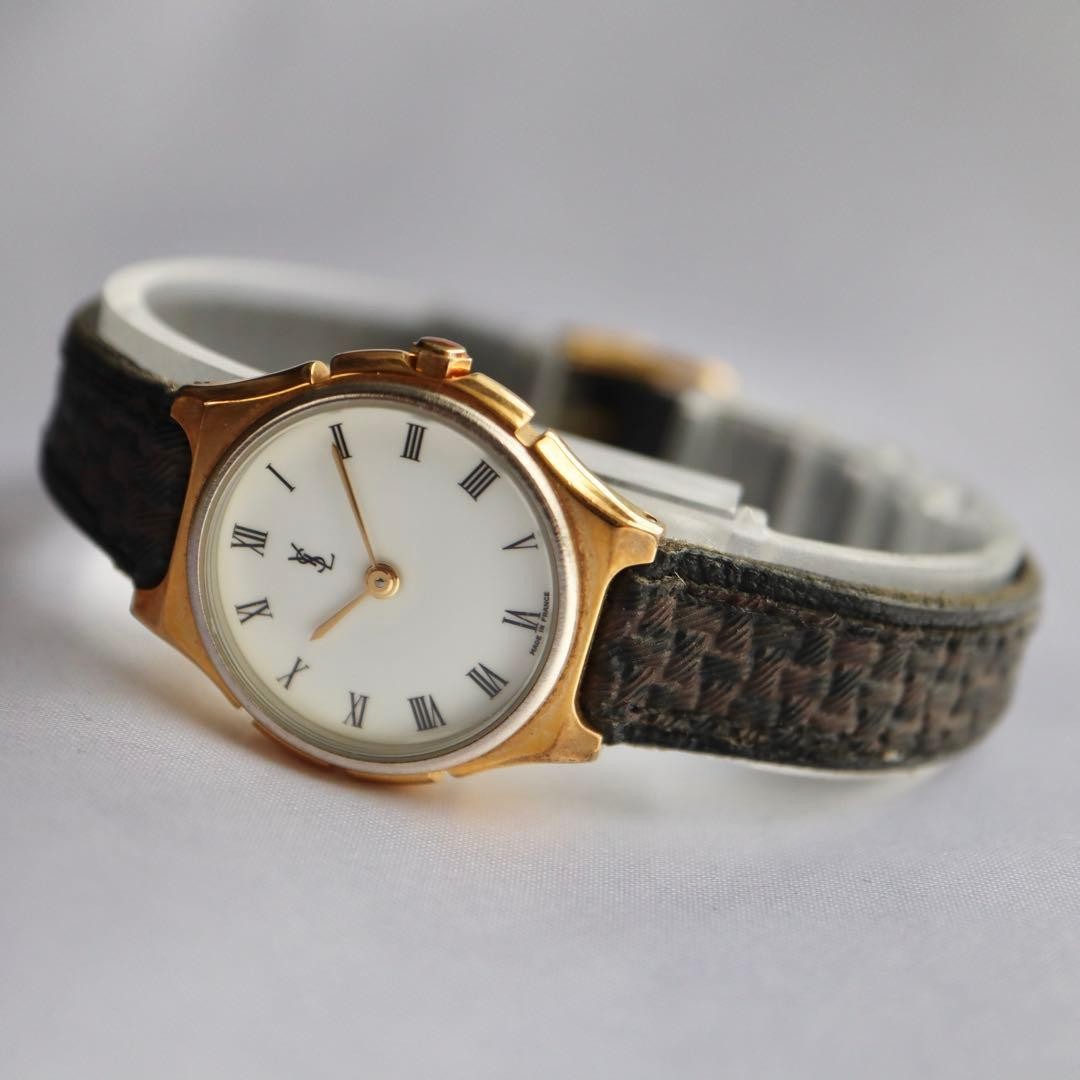 Yves Saint Laurent Gold Women's Watch Yves Saint Laurent,19105