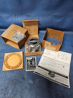 NOS 1970-77 Dodge Truck 4 Wheel Drive Warn M-7 Locking Hub Mopar OEM 3633095 4x4