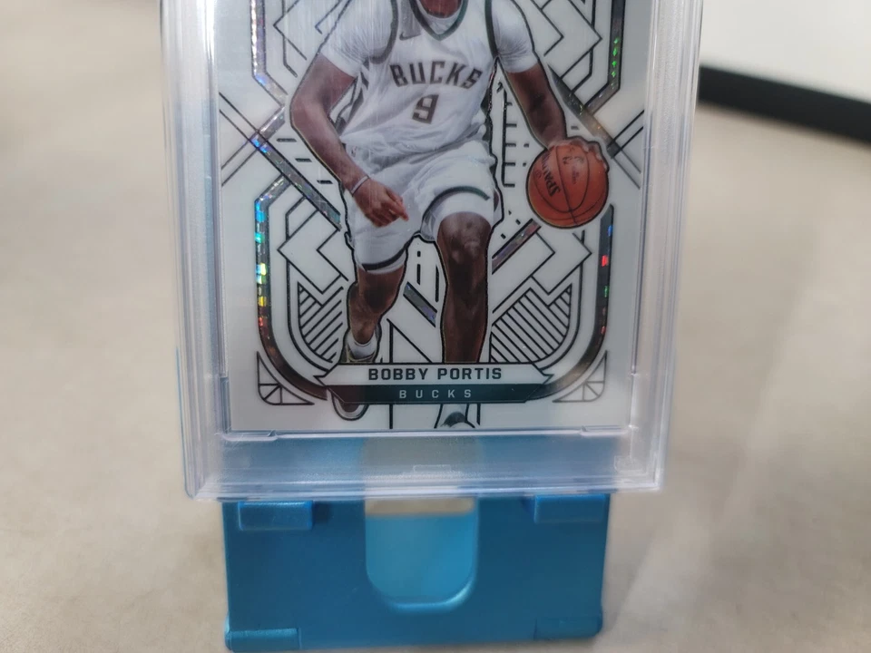 2020/21 Obsidian White Pulsar Electric Etch Bobby Portis SP #47 PSA 10 T6390 - Image 3 of 4