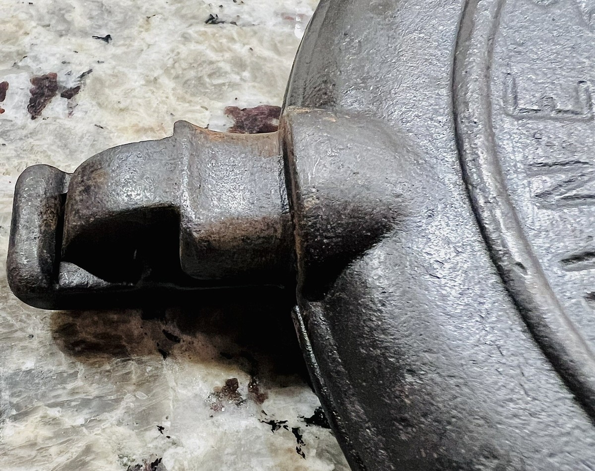 GRISWOLD グリスウォルド社 鋳鉄製 ビンテージ ワッフルメーカー NO7 Rare Griswold The American, Cast Iron No 7 Waffle Iron, M