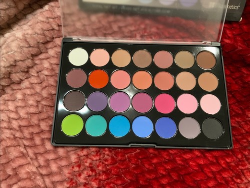 BH Cosmetics Modern Mattes Eyeshadow Palette with 28 Amazing Colors BH-1000-059 - Picture 3 of 6