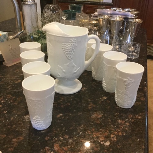 Vintage Milk Glass Harvest Grapevine Pedestal Pitcher & 8 Glasses - Picture 6 of 6