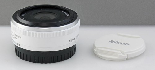 Nikon One Nikkor 10mm f2.8 Prime Lens - Nikon 1 mount V1 V2 J1 J2 J3 J4 - Picture 3 of 4