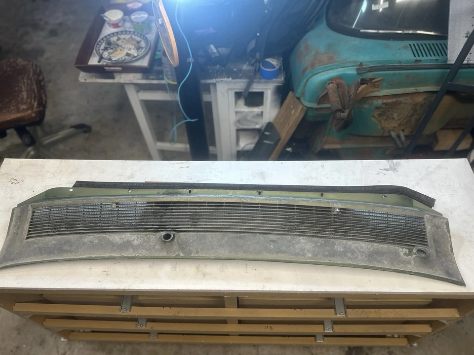 Cubierta limpiaparabrisas Lincoln Continental 1966-1969 capó Foto 2 de 4