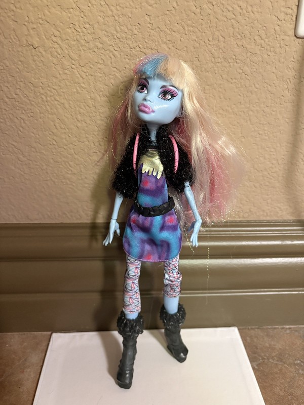 Abbey Bominable Picture Day Collection Monster High Doll Mattel