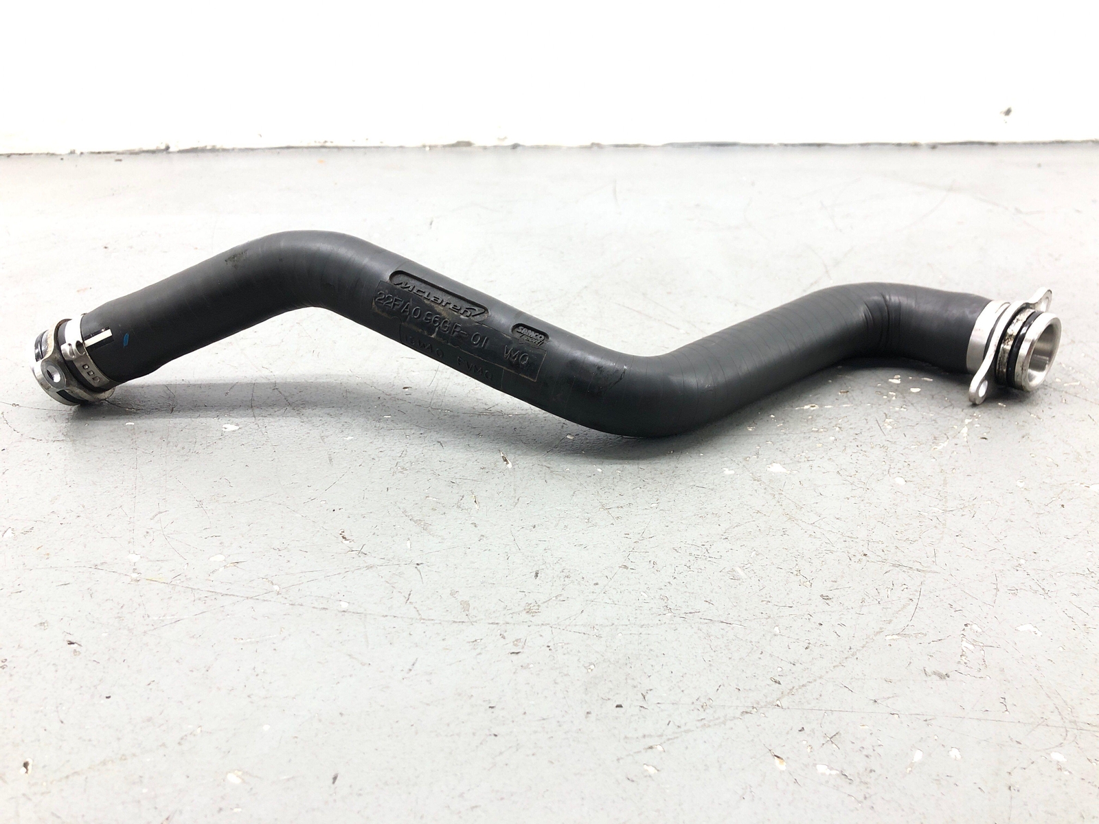 2020-2023 MCLAREN GT 4.0L ENGINE WATER COOLANT HOSE PIPE LINE 22FA096GP OEM 2021