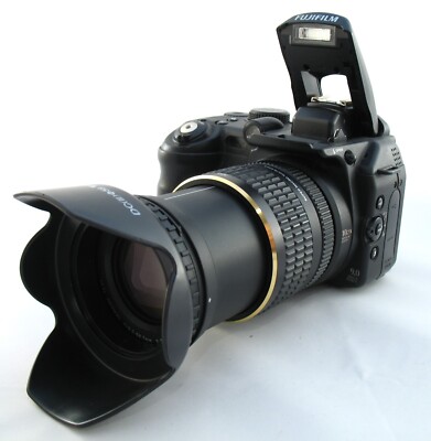 Fuji FinePix S9600 D-SLR style Digital Bridge Camera 9MP,28