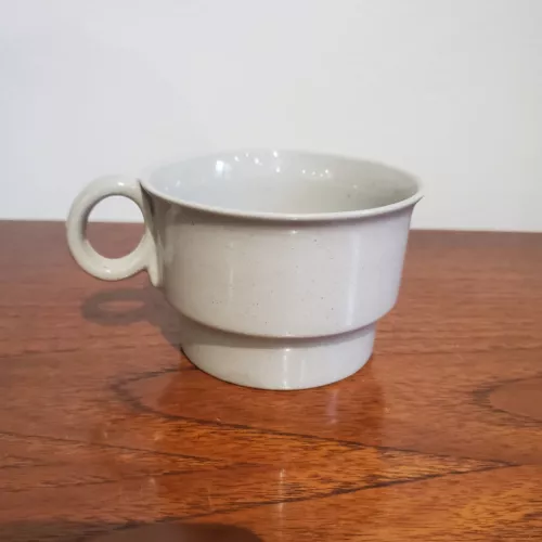 Hoganas Keramik Sweden 40 stoneware cream colored w/ speckles coffee cup 
