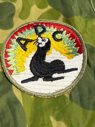 ORIG WWII DISNEY DESIGNED SEAL US ARMY ADC ALASKA DEFENSE COMMAND Cut Edge Patch