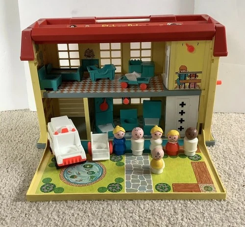 Vintage 1976 Fisher Price Little People Childrens Hospital Playset #931 Doctor
