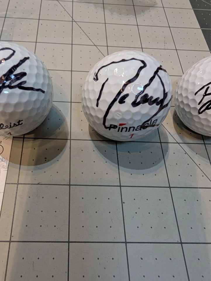 Lote de 4 pelotas de golf firmadas por los ganadores de la PGA en 1995 Lee Janzen certificado de autenticidad JSA Davis Love Foto 3 de 4
