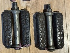 Schwinn Approved Stingray Bicycle Block Pedals Waffle