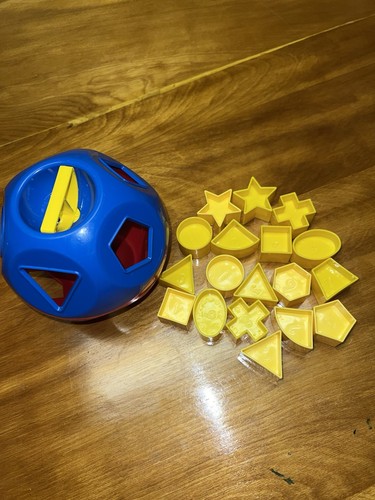 TUPPERWARE Vintage Tuppertoys Shape O Toy Sorter Red Blue Yellow Shapes sort - Picture 4 of 8