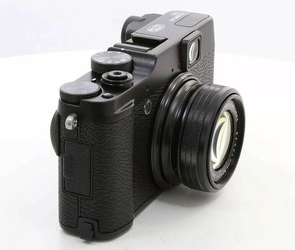 Fujifilm finepix FinePix X10 12MP digital camera W. 4x Zoom Fujifilm finepix FinePix X10 12MP digital camera W. 4x Zoom