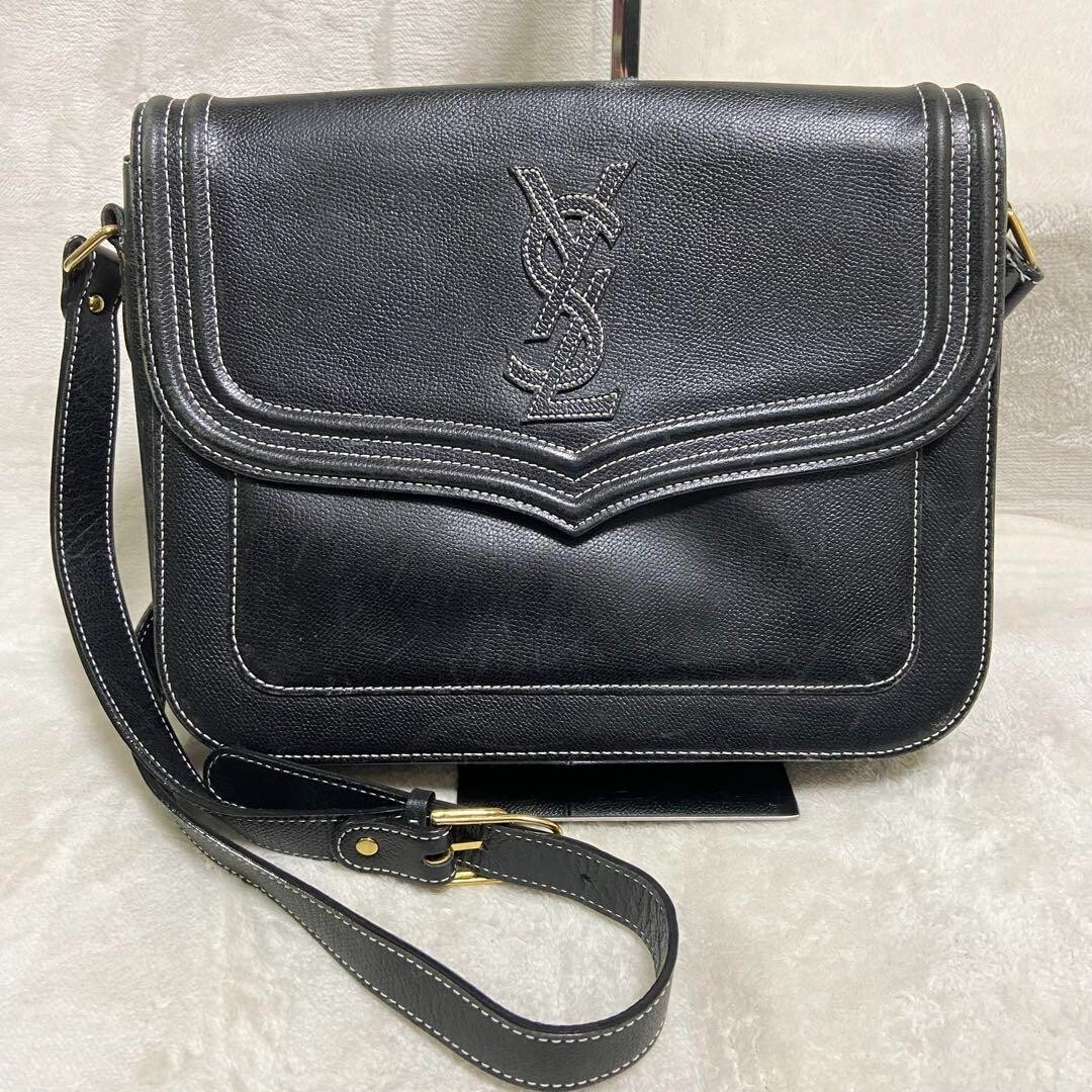 [Ecc+5] Borsa a tracolla Yves Saint Laurent Cassandra in pelle nera con logo cucito