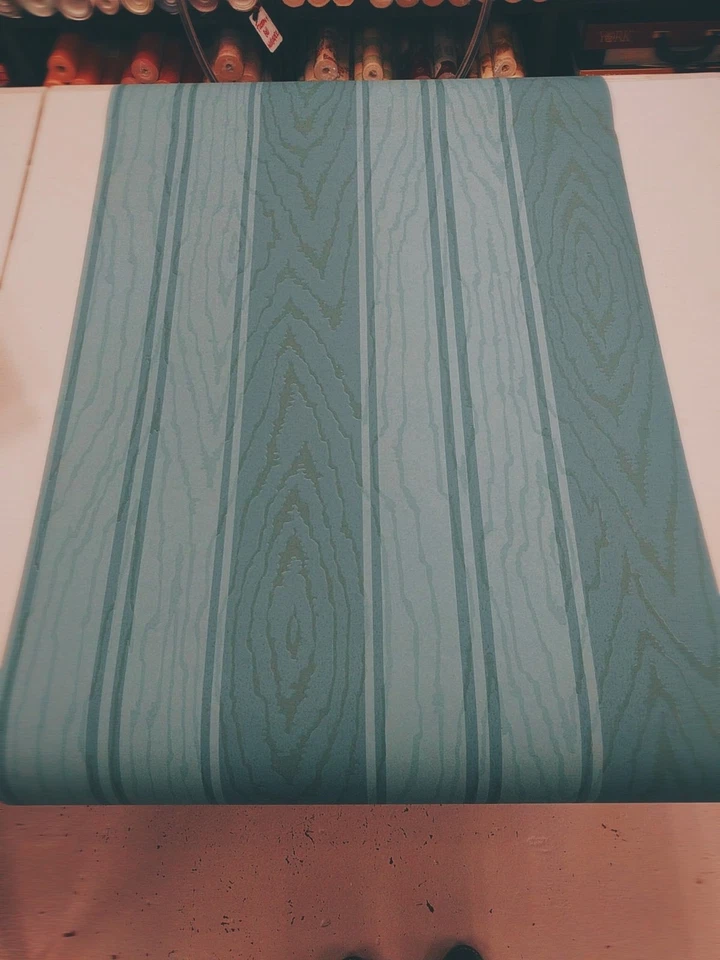Papel pintado vintage rayas imitación madera grano esmeralda por Clarence House ¡Últimos 4! Foto 3 de 4