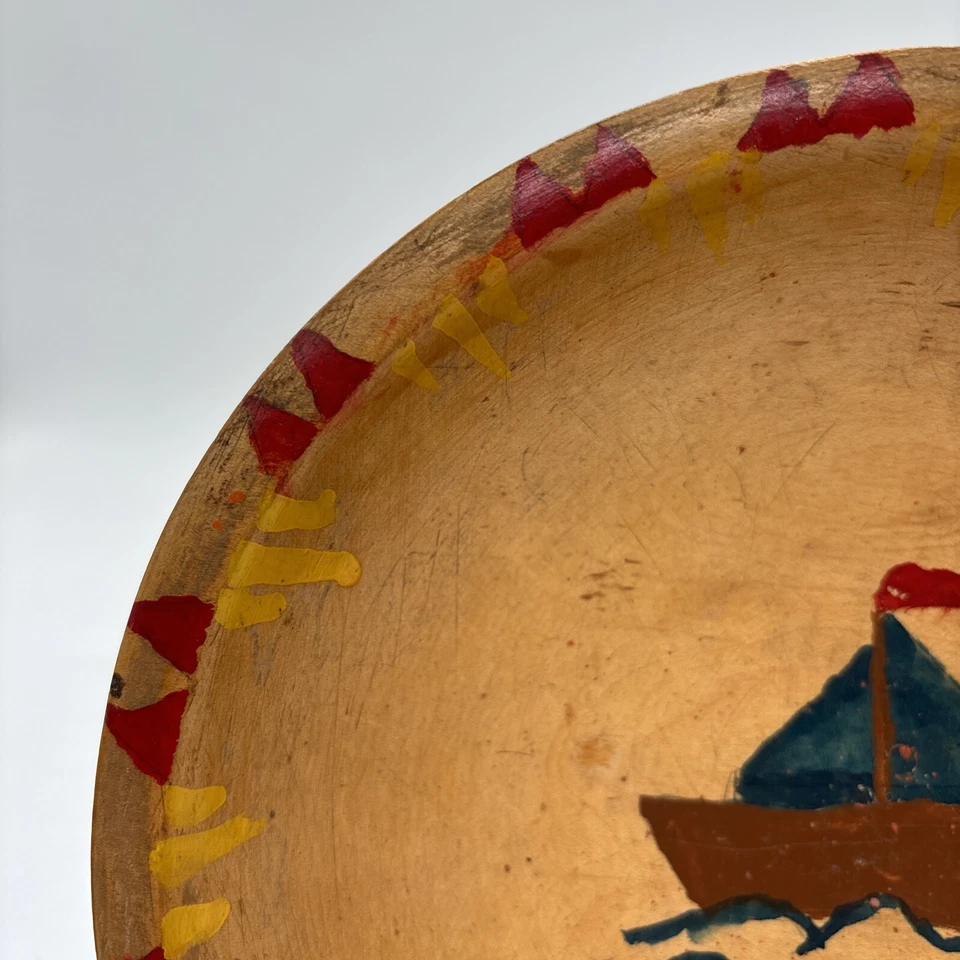 Vintage Round Oval Wooden Primitive MUNISING Dough Bowl 9"x8.5”x 1.75" Signed - Image 3 of 4